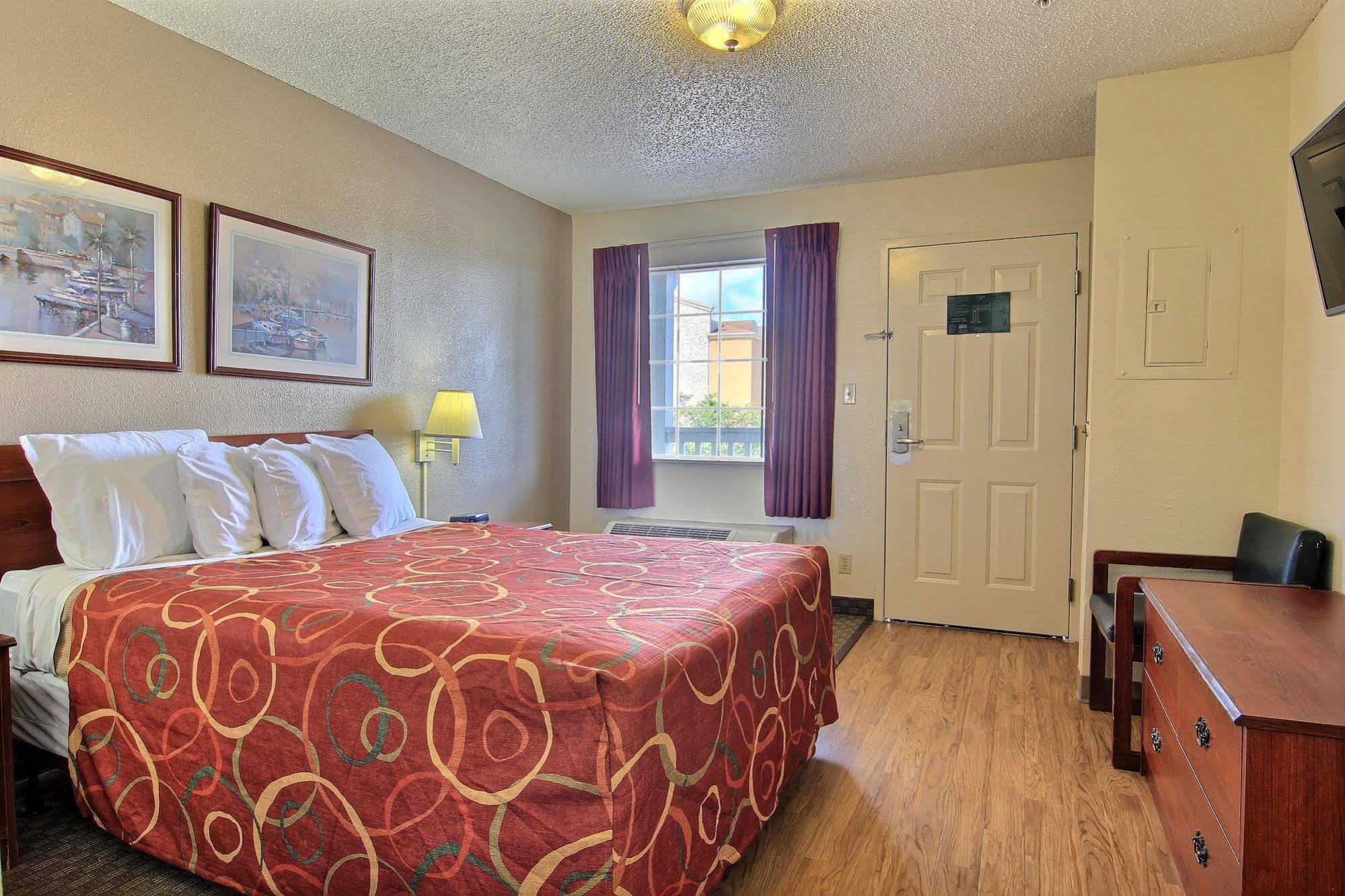 Intown Suites Extended Stay Select Corpus Christi Tx Bagian luar foto